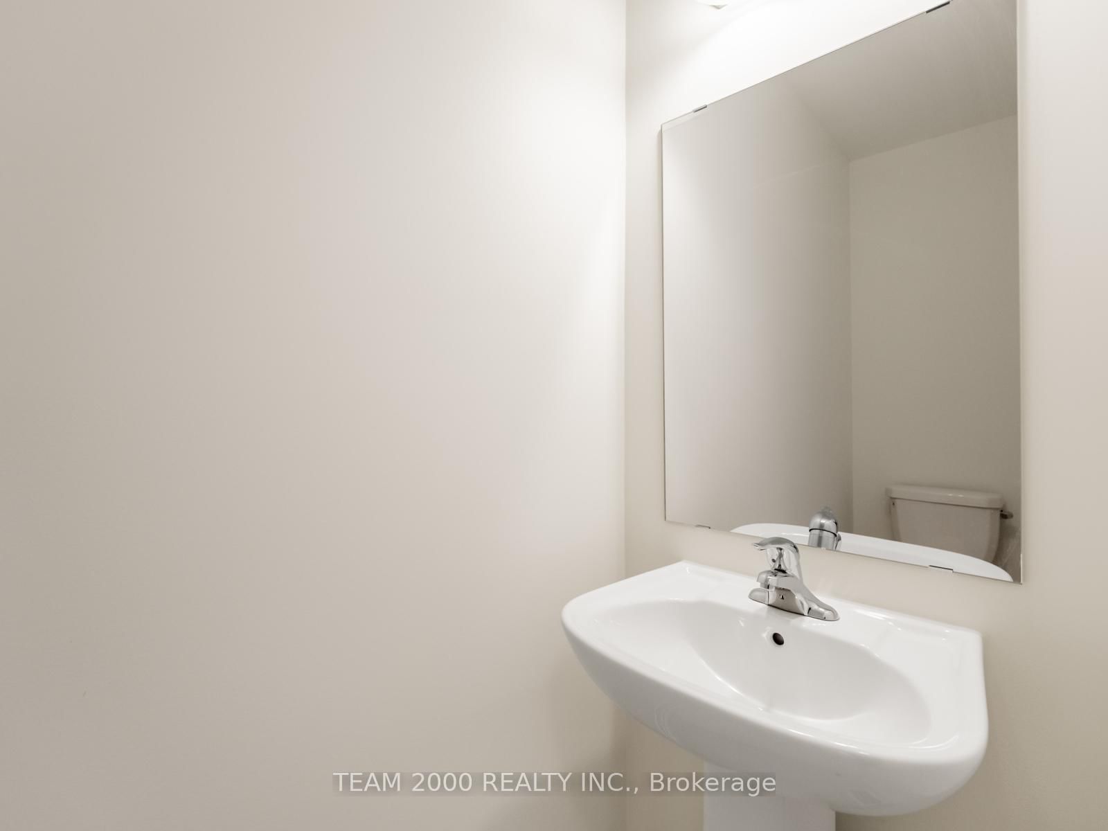 Townhouse for sale at 42-474 Provident Way, Hamilton, Ontario, L0R 1W0 - Mount Hope - MLS: X12905090