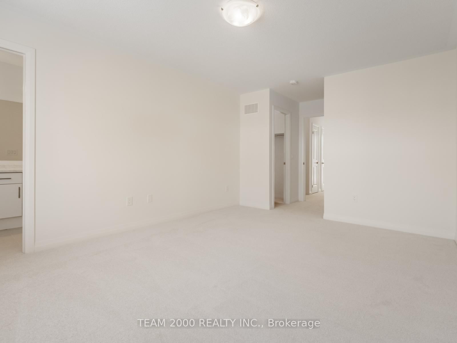 Townhouse for sale at 42-474 Provident Way, Hamilton, Ontario, L0R 1W0 - Mount Hope - MLS: X12905090