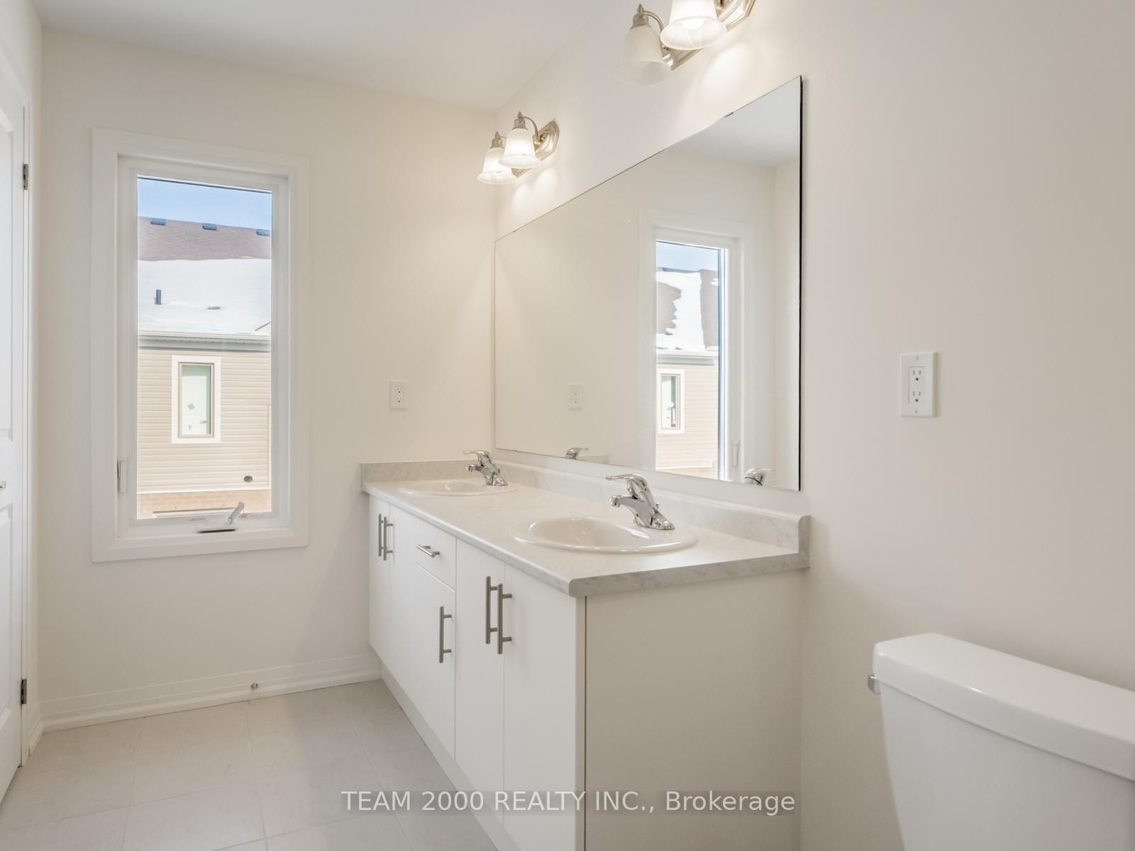 Townhouse for sale at 42-474 Provident Way, Hamilton, Ontario, L0R 1W0 - Mount Hope - MLS: X12905090