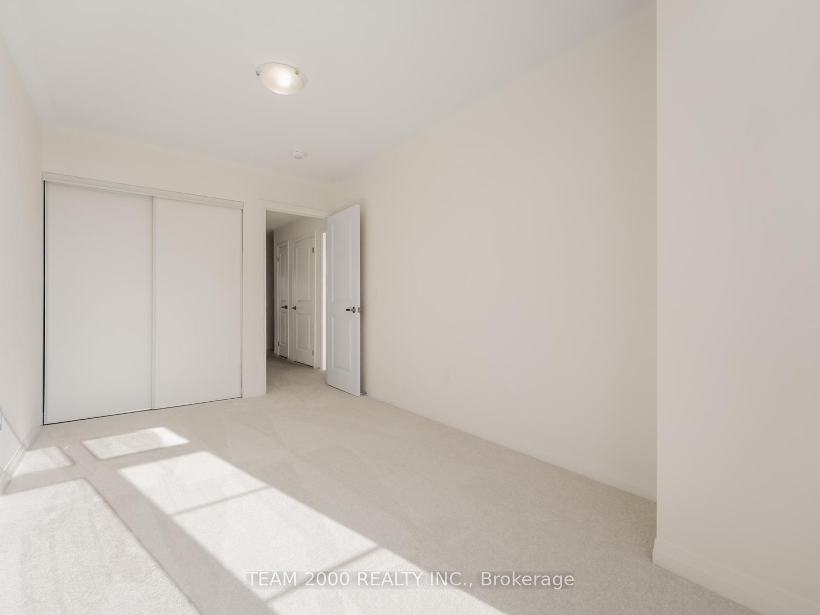 Townhouse for sale at 42-474 Provident Way, Hamilton, Ontario, L0R 1W0 - Mount Hope - MLS: X12905090