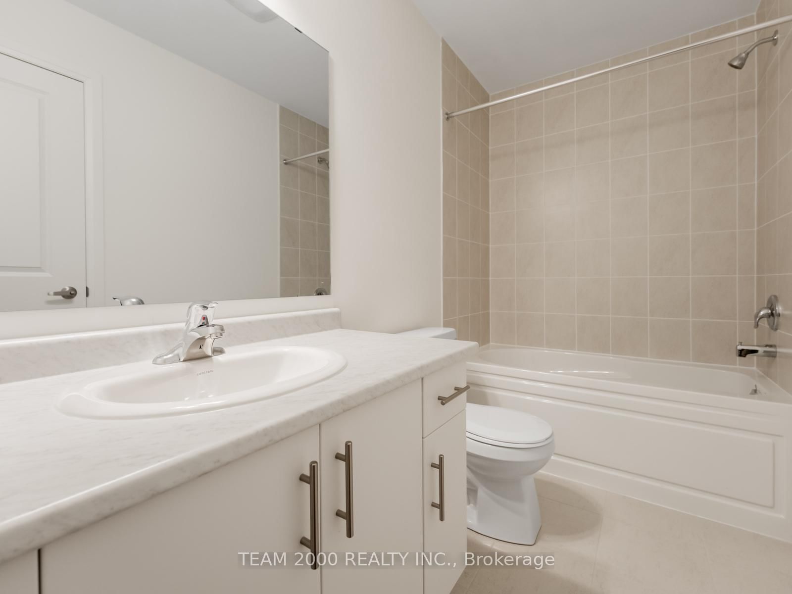 Townhouse for sale at 42-474 Provident Way, Hamilton, Ontario, L0R 1W0 - Mount Hope - MLS: X12905090