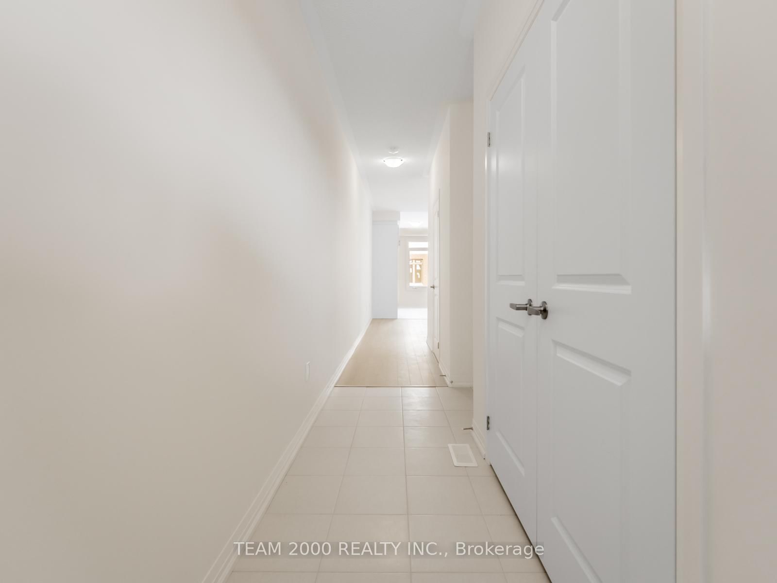 Townhouse for sale at 42-474 Provident Way, Hamilton, Ontario, L0R 1W0 - Mount Hope - MLS: X12905090