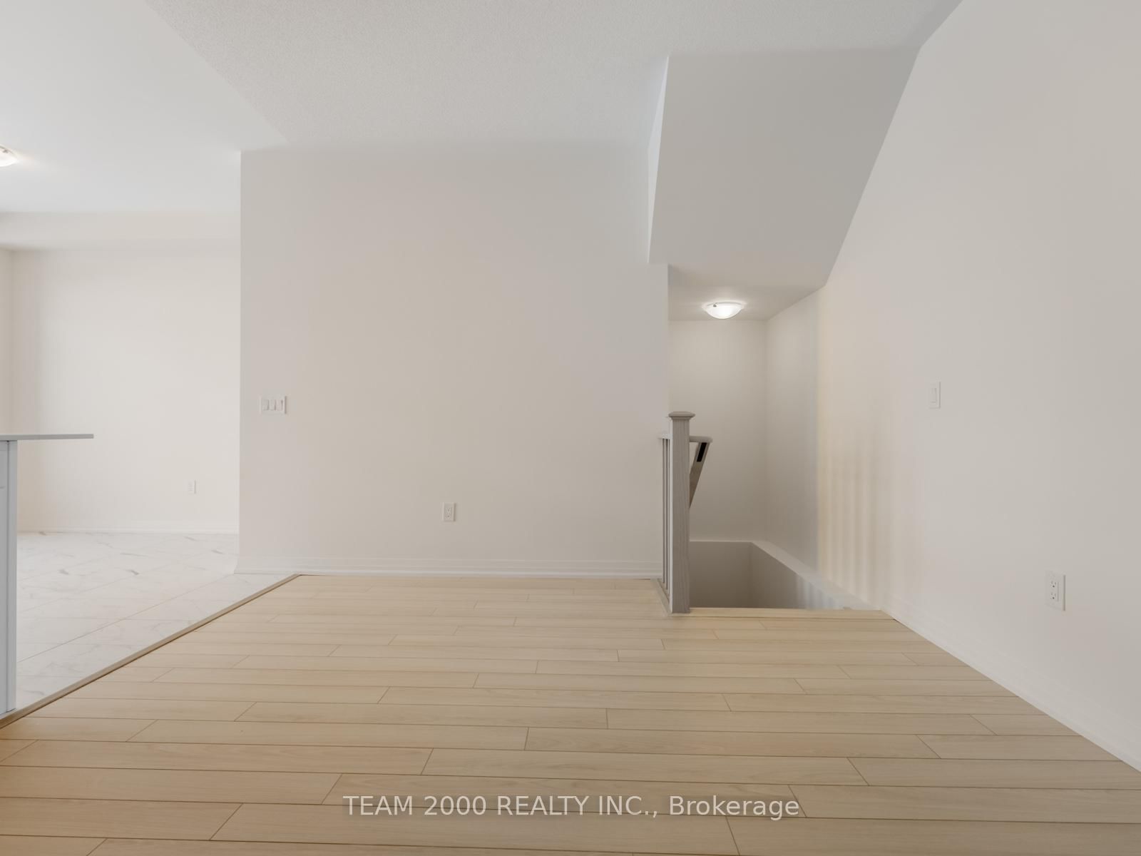 Townhouse for sale at 42-474 Provident Way, Hamilton, Ontario, L0R 1W0 - Mount Hope - MLS: X12905090