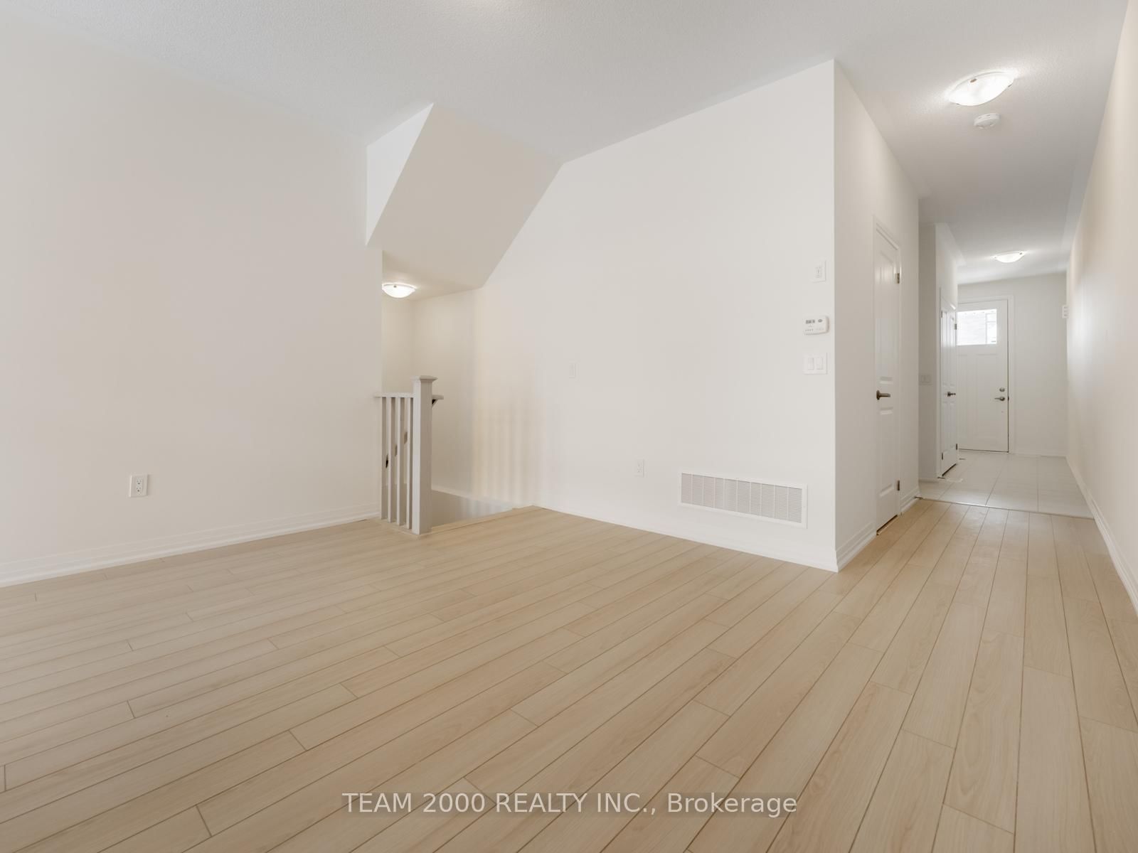 Townhouse for sale at 42-474 Provident Way, Hamilton, Ontario, L0R 1W0 - Mount Hope - MLS: X12905090