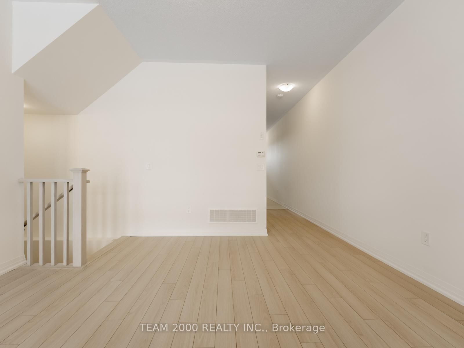 Townhouse for sale at 42-474 Provident Way, Hamilton, Ontario, L0R 1W0 - Mount Hope - MLS: X12905090