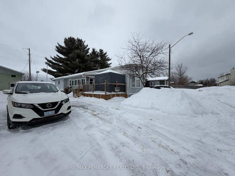 103 Pinehurst Estates, Petawawa, K8H 2H2 | Image 2