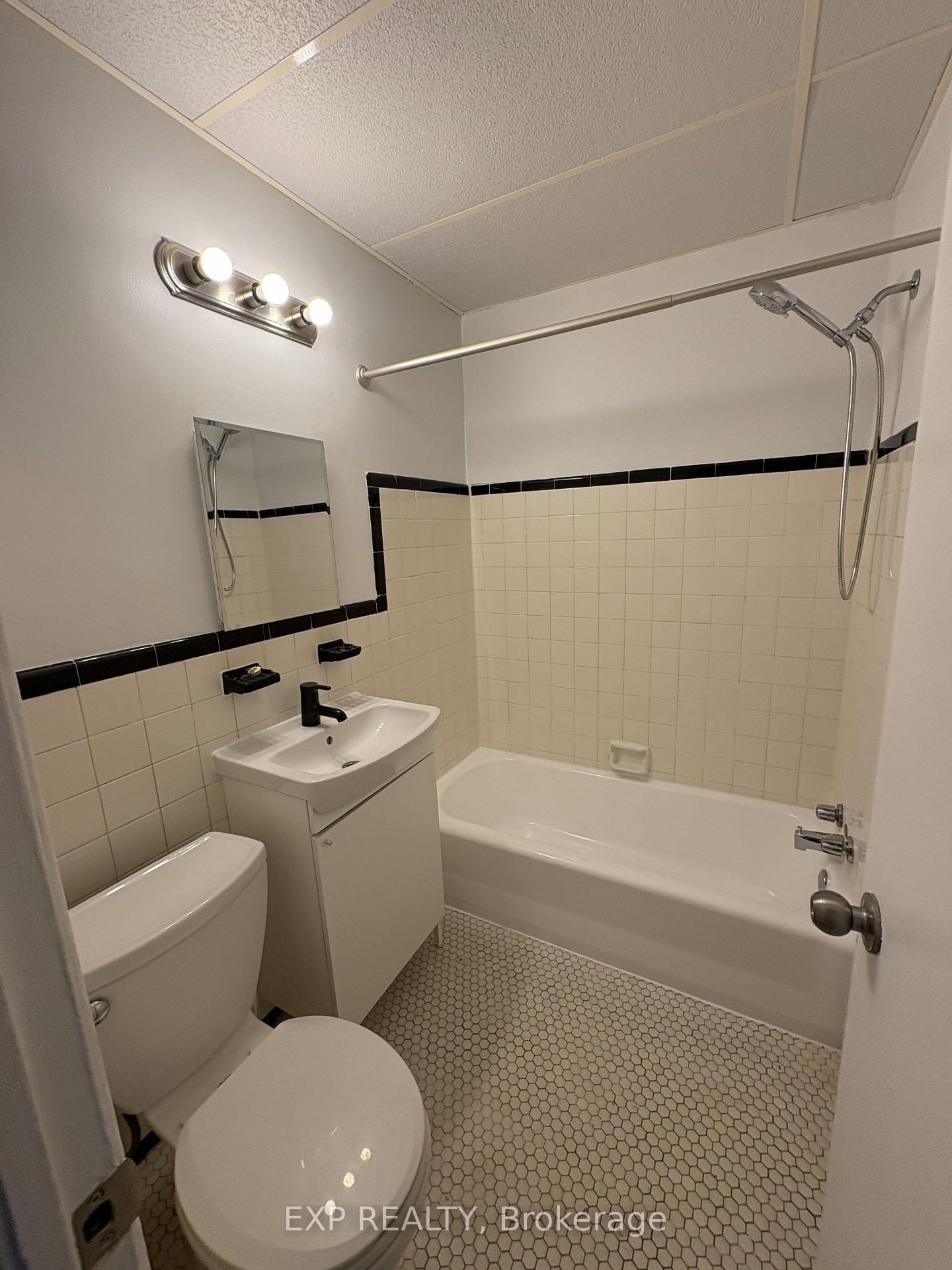 1216 Shillington Avenue - Photo 9