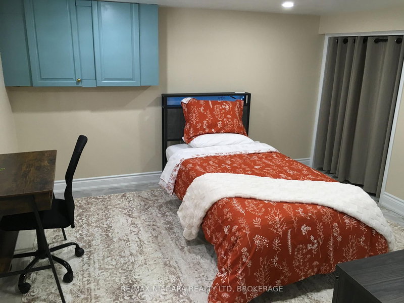 home for lease on Lower Bedroom 1-3968 St Peter Street