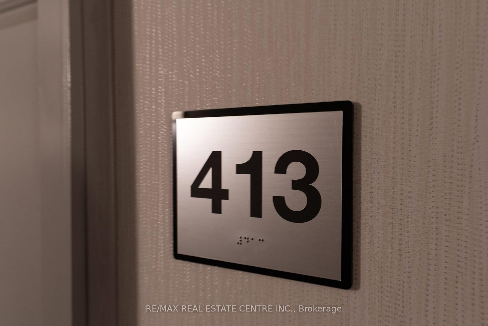 Condo for sale at 413-35 Southshore Crescent, Hamilton, Ontario, L8E 0J2 - Lakeshore - MLS: X12905458