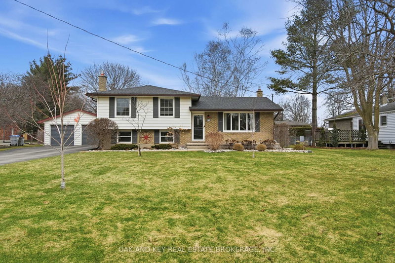 home for sale on 207 Simcoe Court