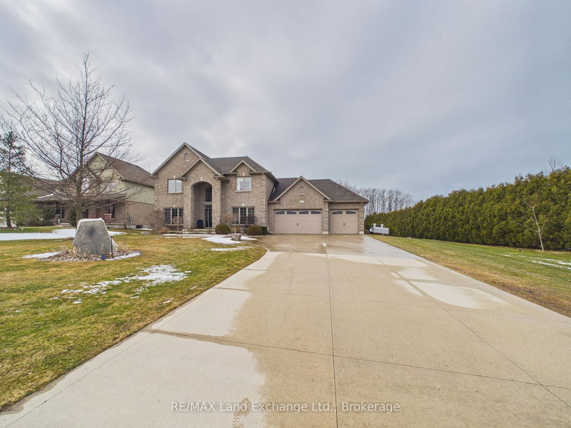 4 Scott Cres, Huron-Kinloss, N2Z 0C6 | Image 2