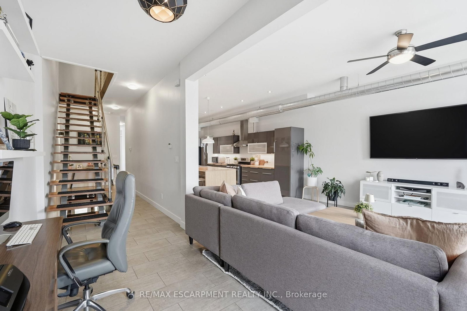 Detached House for sale at 414 JOHN Street, Hamilton, Ontario, L8L 4R3 - North End - MLS: X12906116