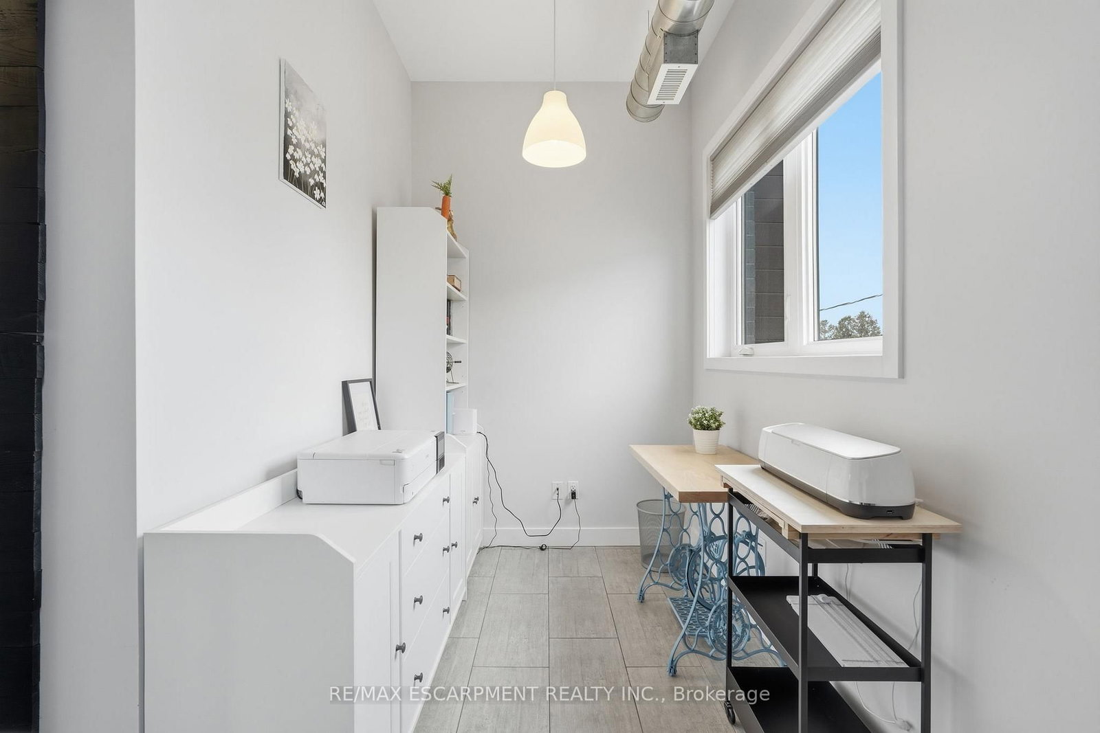 Detached House for sale at 414 JOHN Street, Hamilton, Ontario, L8L 4R3 - North End - MLS: X12906116