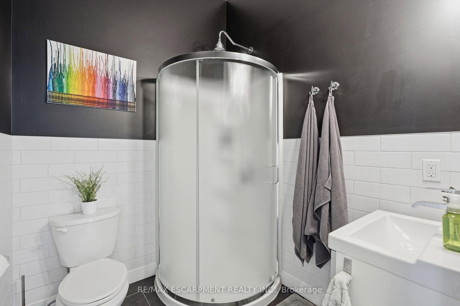 Detached House for sale at 414 JOHN Street, Hamilton, Ontario, L8L 4R3 - North End - MLS: X12906116