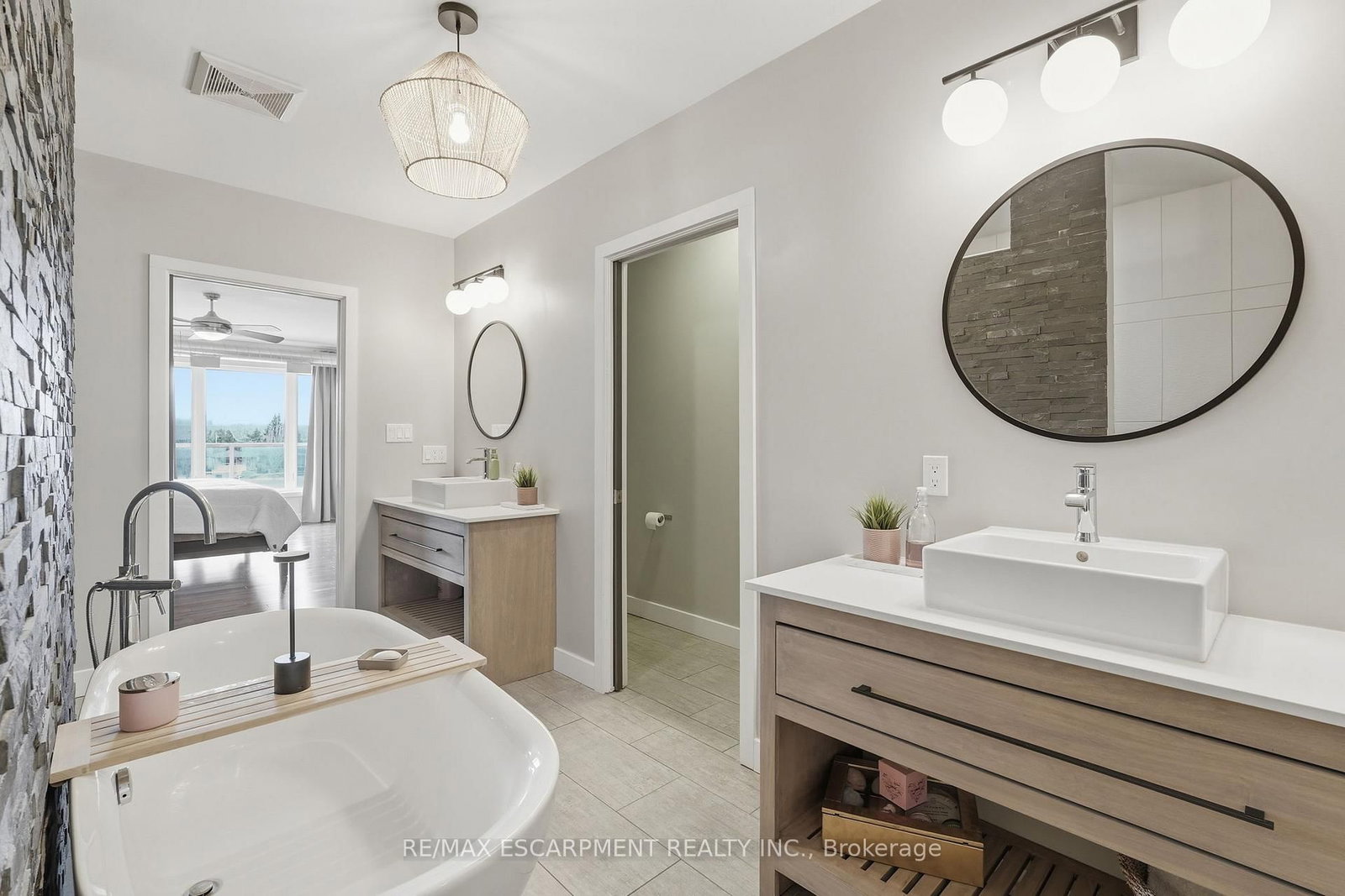 Detached House for sale at 414 JOHN Street, Hamilton, Ontario, L8L 4R3 - North End - MLS: X12906116