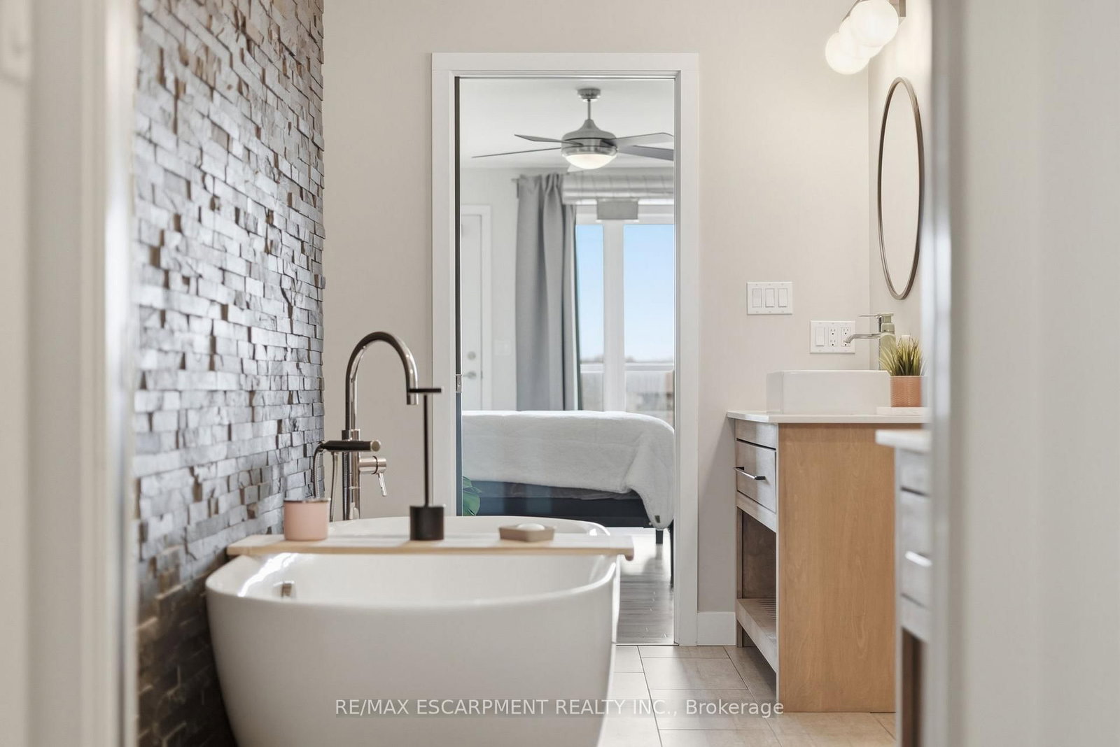 Detached House for sale at 414 JOHN Street, Hamilton, Ontario, L8L 4R3 - North End - MLS: X12906116