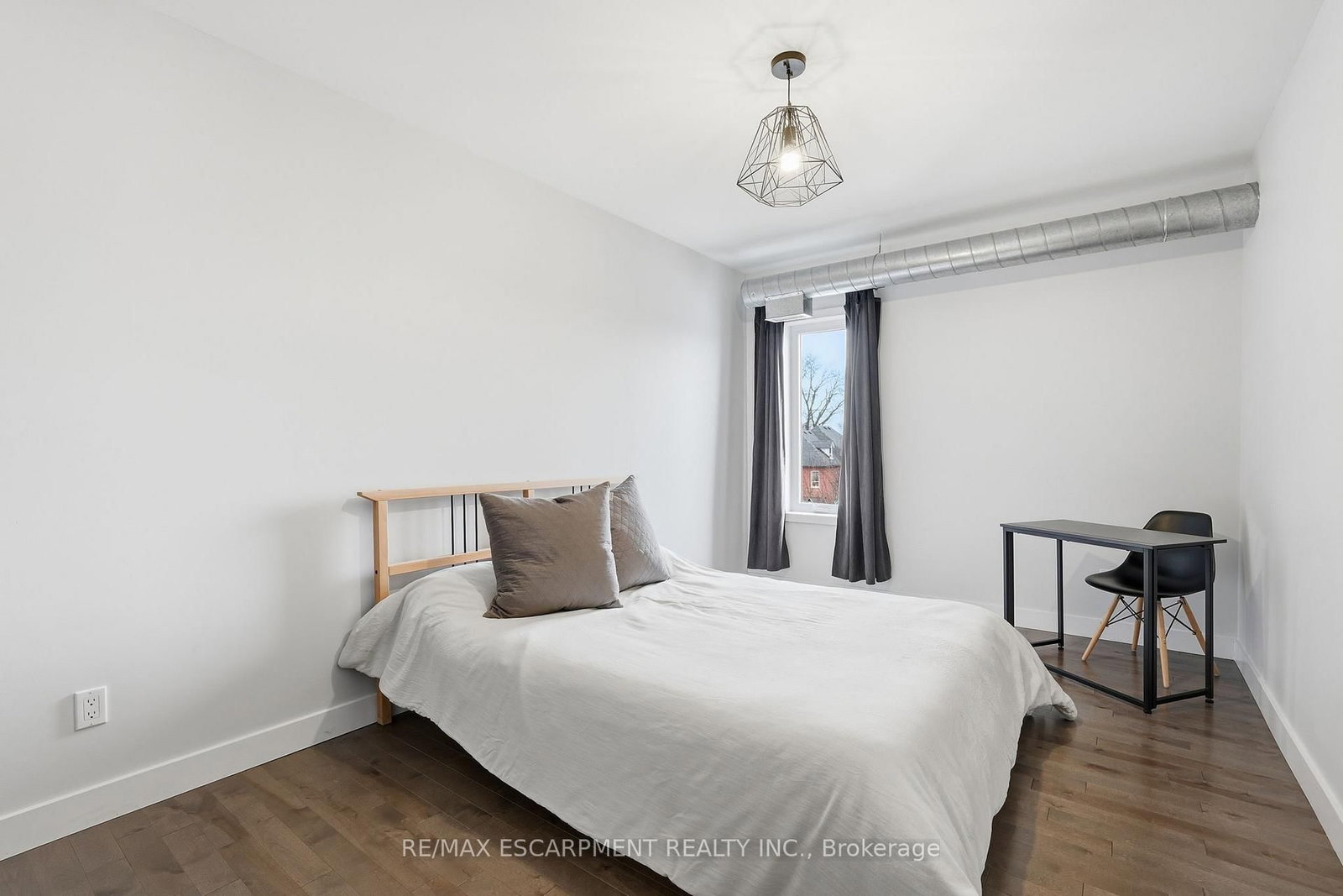 Detached House for sale at 414 JOHN Street, Hamilton, Ontario, L8L 4R3 - North End - MLS: X12906116