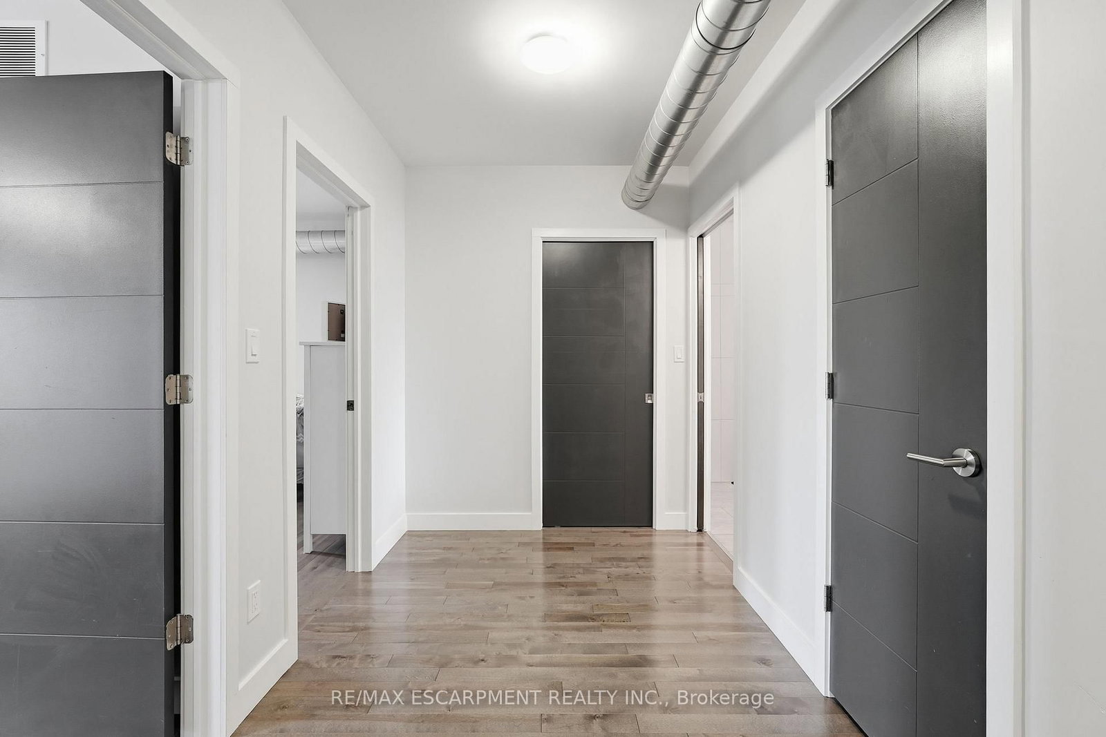 Detached House for sale at 414 JOHN Street, Hamilton, Ontario, L8L 4R3 - North End - MLS: X12906116