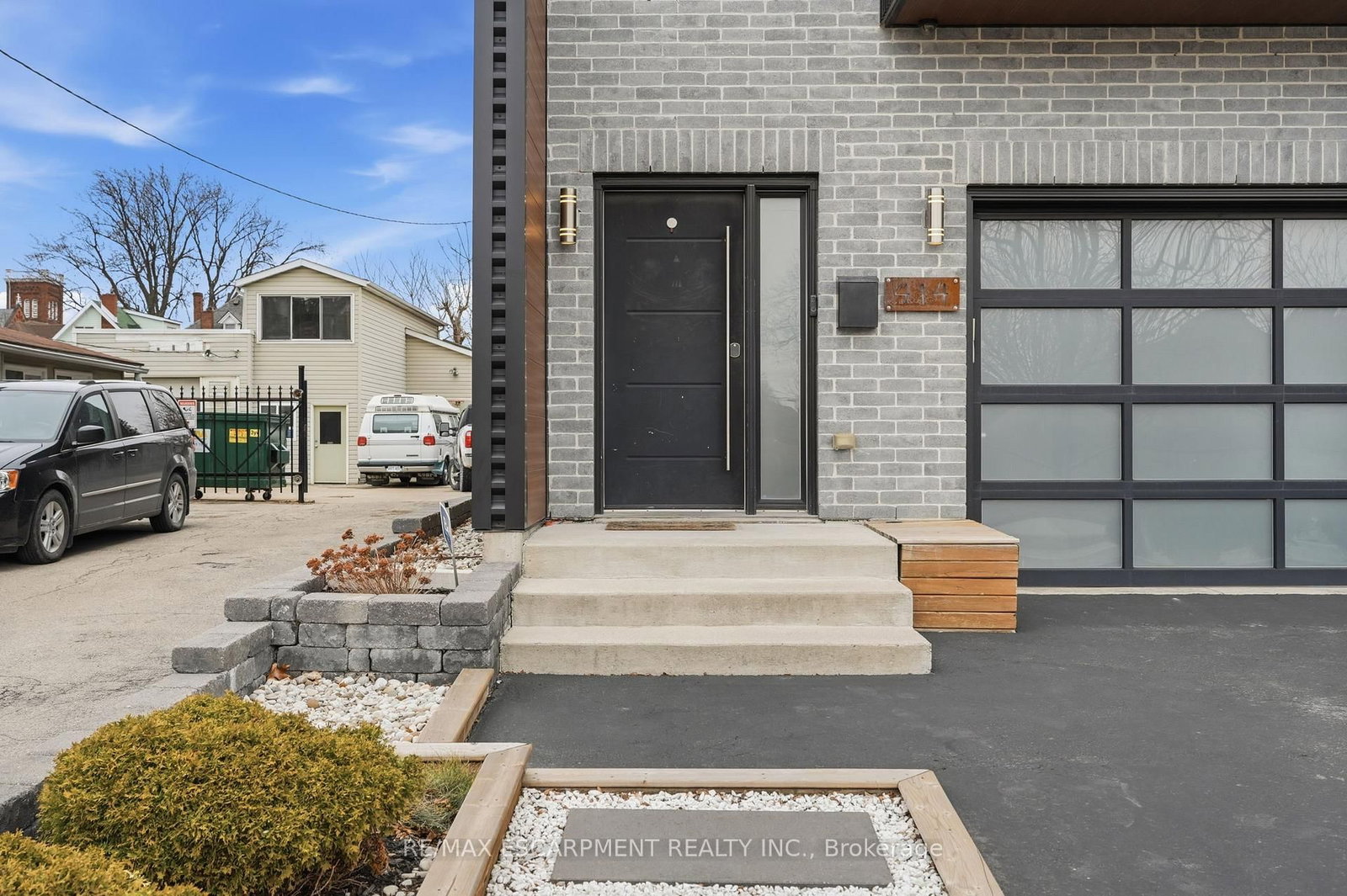 Detached House for sale at 414 JOHN Street, Hamilton, Ontario, L8L 4R3 - North End - MLS: X12906116