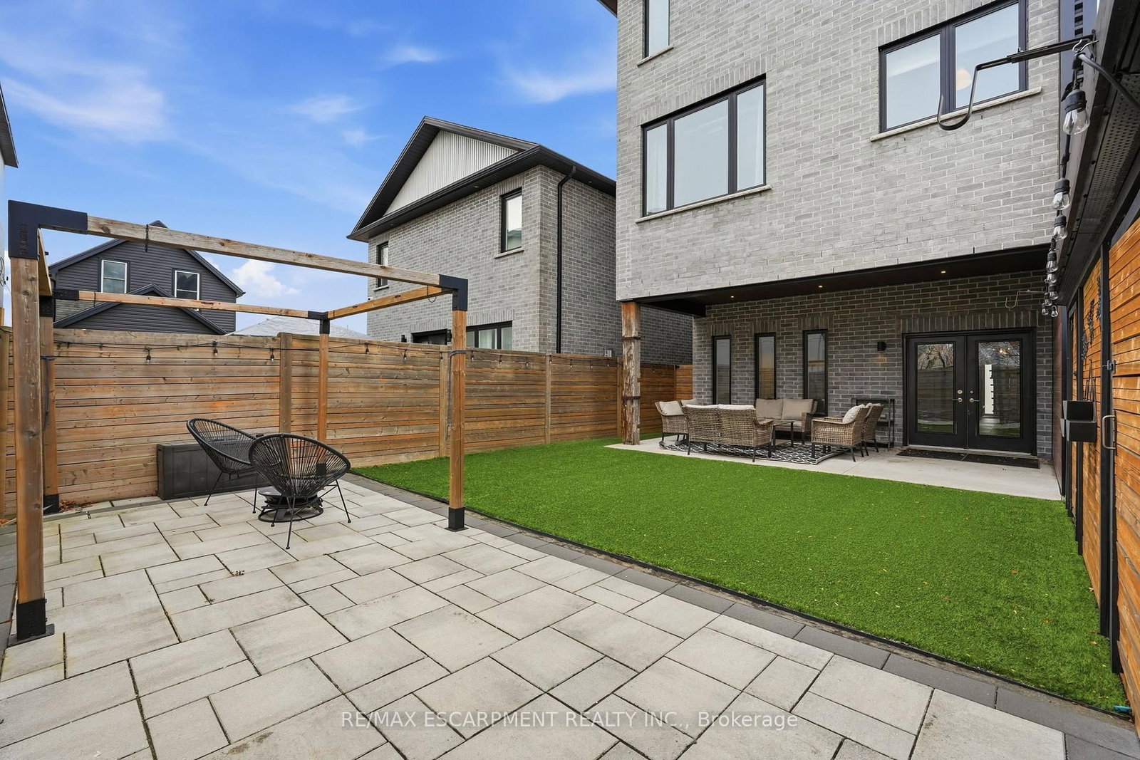 Detached House for sale at 414 JOHN Street, Hamilton, Ontario, L8L 4R3 - North End - MLS: X12906116