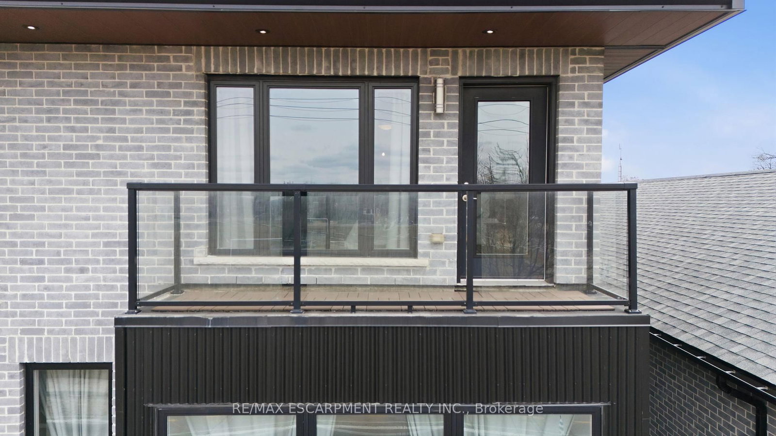 Detached House for sale at 414 JOHN Street, Hamilton, Ontario, L8L 4R3 - North End - MLS: X12906116