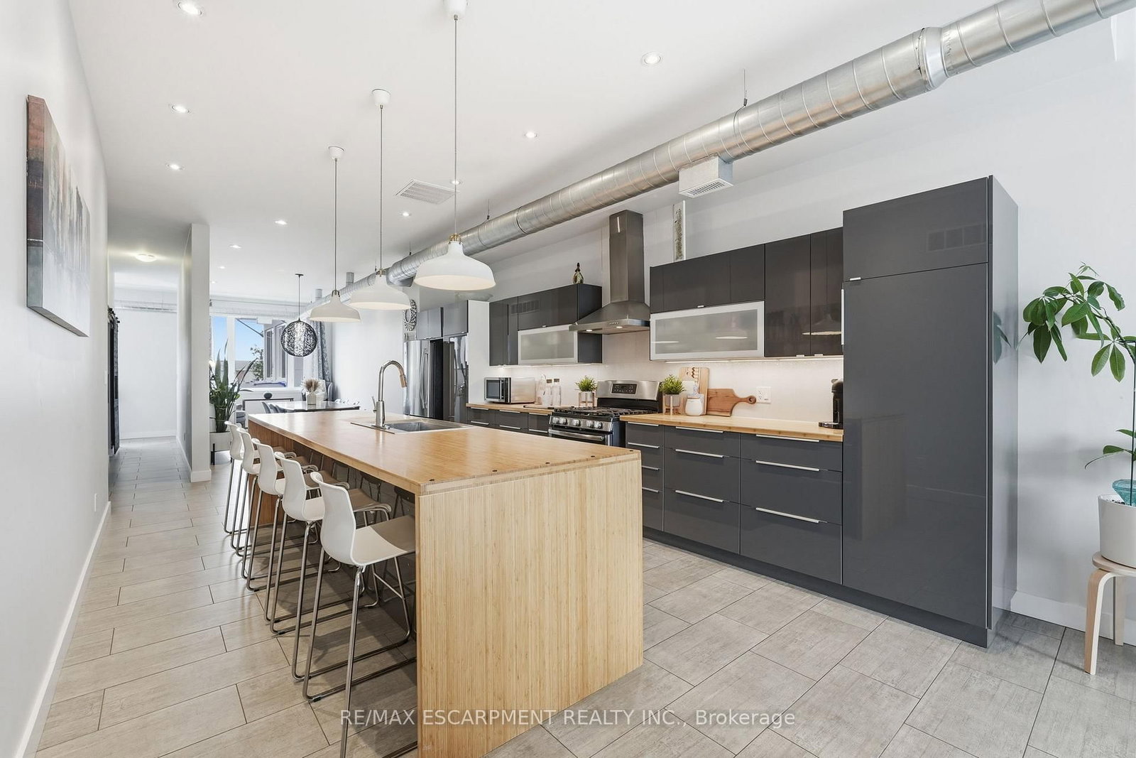 Detached House for sale at 414 JOHN Street, Hamilton, Ontario, L8L 4R3 - North End - MLS: X12906116