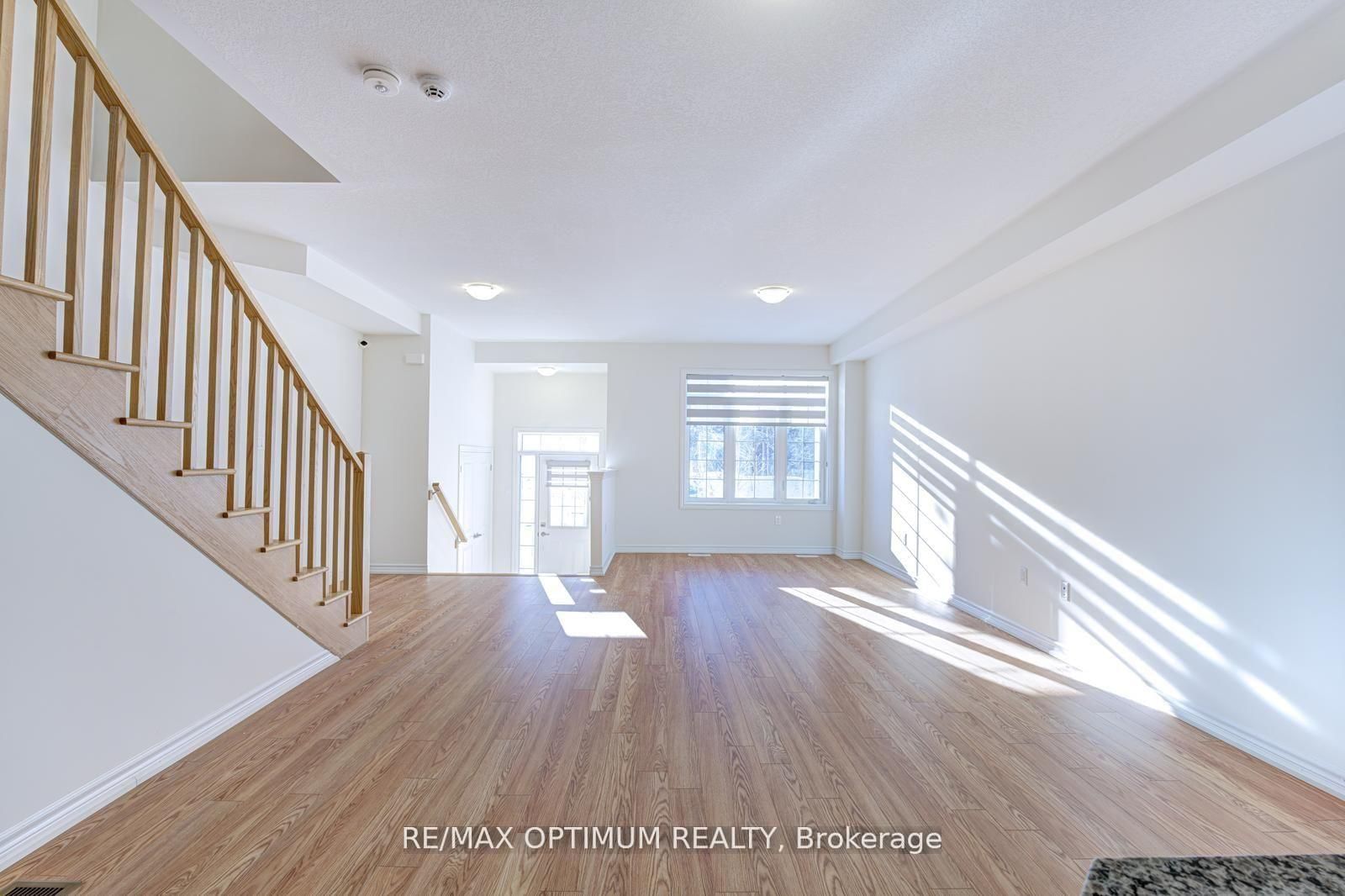 Townhouse for lease at 2-305 Garner Road, Hamilton, Ontario, L9G 3E6 - Ancaster - MLS: X12906236