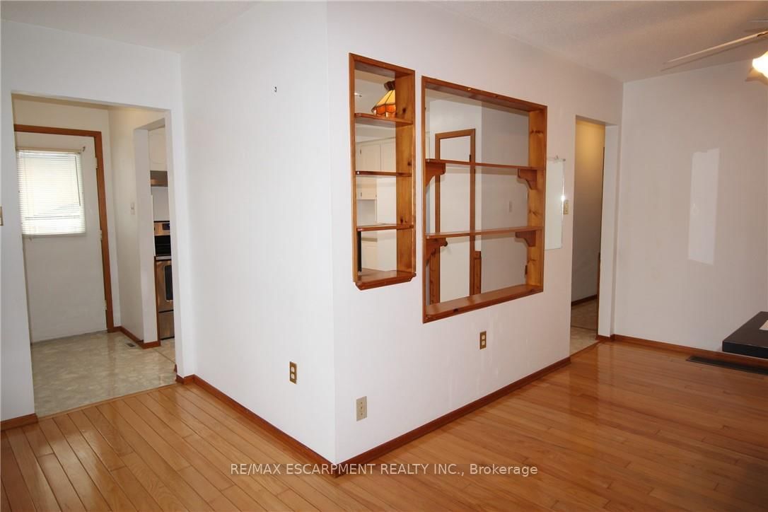 Semi-Detached House for sale at 234 Greencedar Drive, Hamilton, Ontario, L9C 6W6 - Gurnett - MLS: X12906272