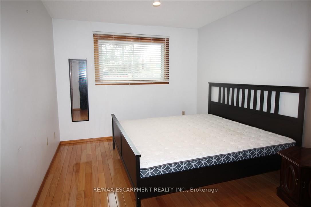 Semi-Detached House for sale at 234 Greencedar Drive, Hamilton, Ontario, L9C 6W6 - Gurnett - MLS: X12906272