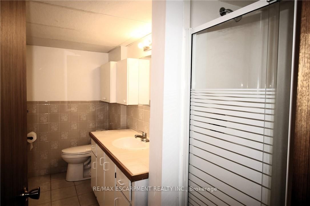 Semi-Detached House for sale at 234 Greencedar Drive, Hamilton, Ontario, L9C 6W6 - Gurnett - MLS: X12906272