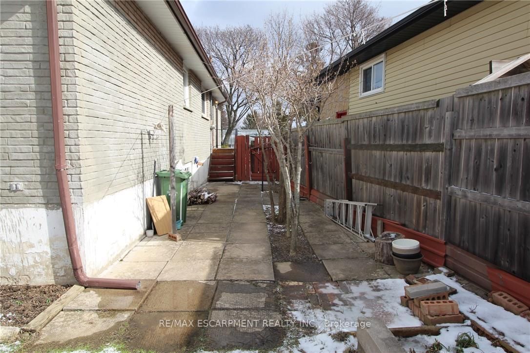 Semi-Detached House for sale at 234 Greencedar Drive, Hamilton, Ontario, L9C 6W6 - Gurnett - MLS: X12906272