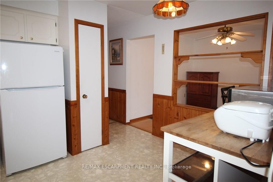 Semi-Detached House for sale at 234 Greencedar Drive, Hamilton, Ontario, L9C 6W6 - Gurnett - MLS: X12906272