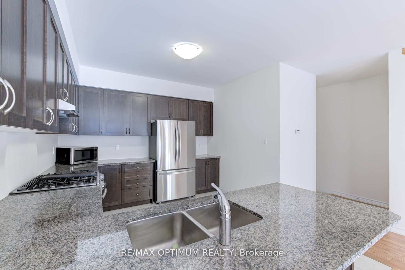 Townhouse for sale at 2-305 Garner Road, Hamilton, Ontario, L9G 3E6 - Ancaster - MLS: X12906278