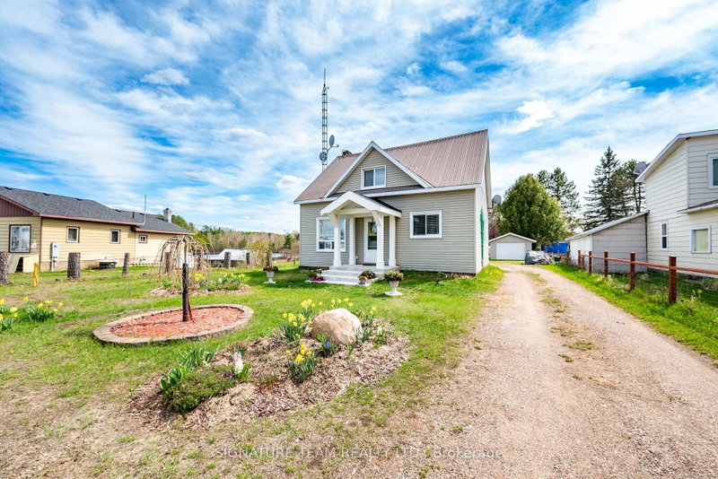2683 Round Lake Road, Round Lake Centre