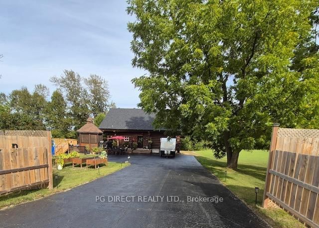 15 Ferguslea Road E • Renfrew, ON photo 2