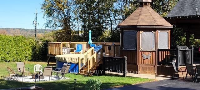 15 Ferguslea Road E • Renfrew, ON photo 3