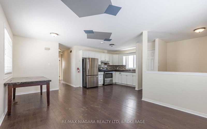 Upper - 138 Carlton St, St. Catharines, L2R 7S6 | Image 3