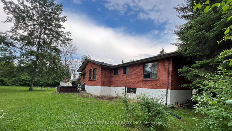 4 MACPHERSON Crescent