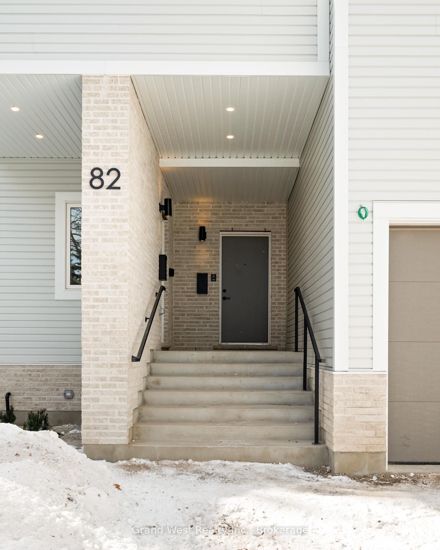 84 N Chalmers Street N - Photo 10