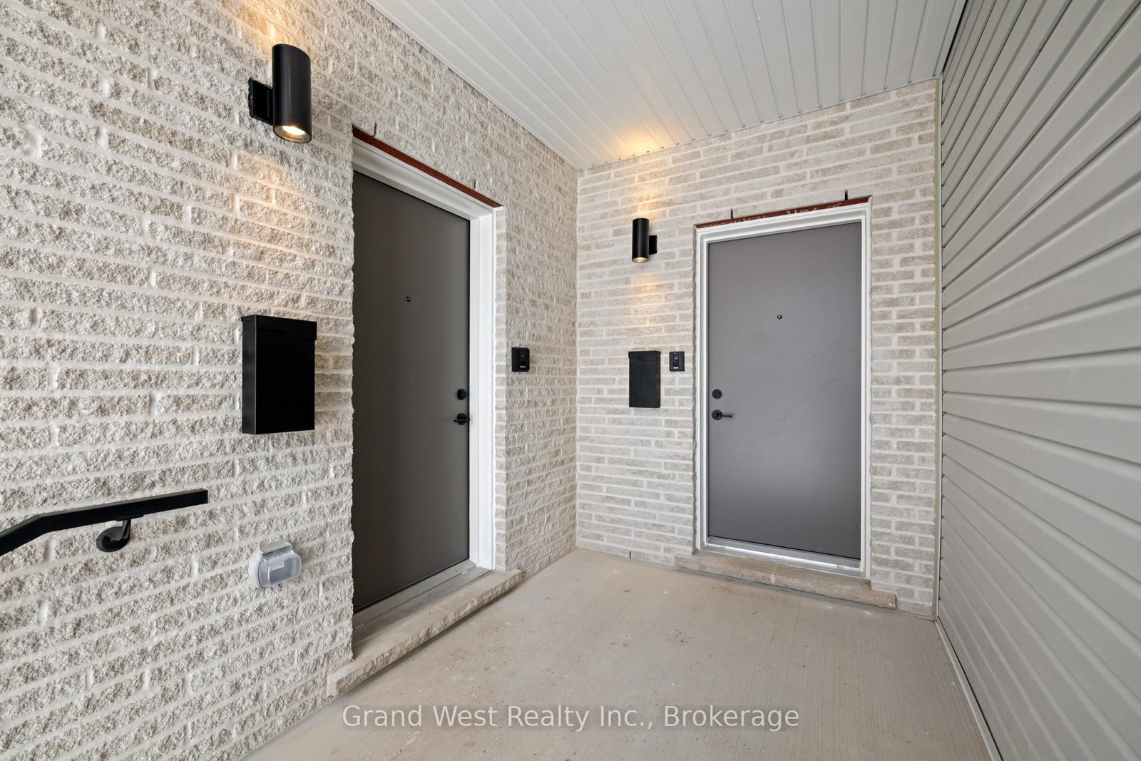 84 N Chalmers Street N - Photo 11