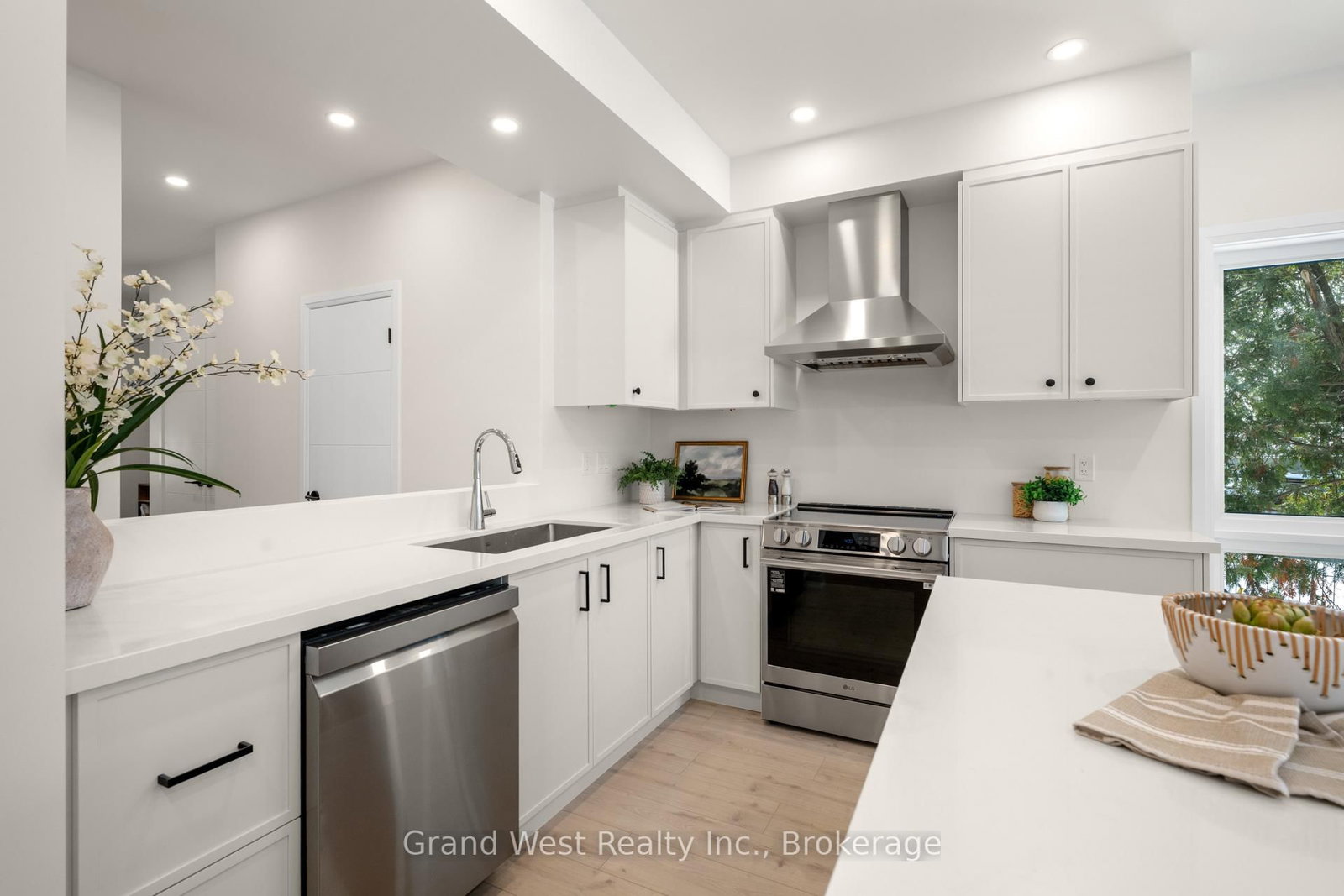 84 N Chalmers Street N - Photo 25