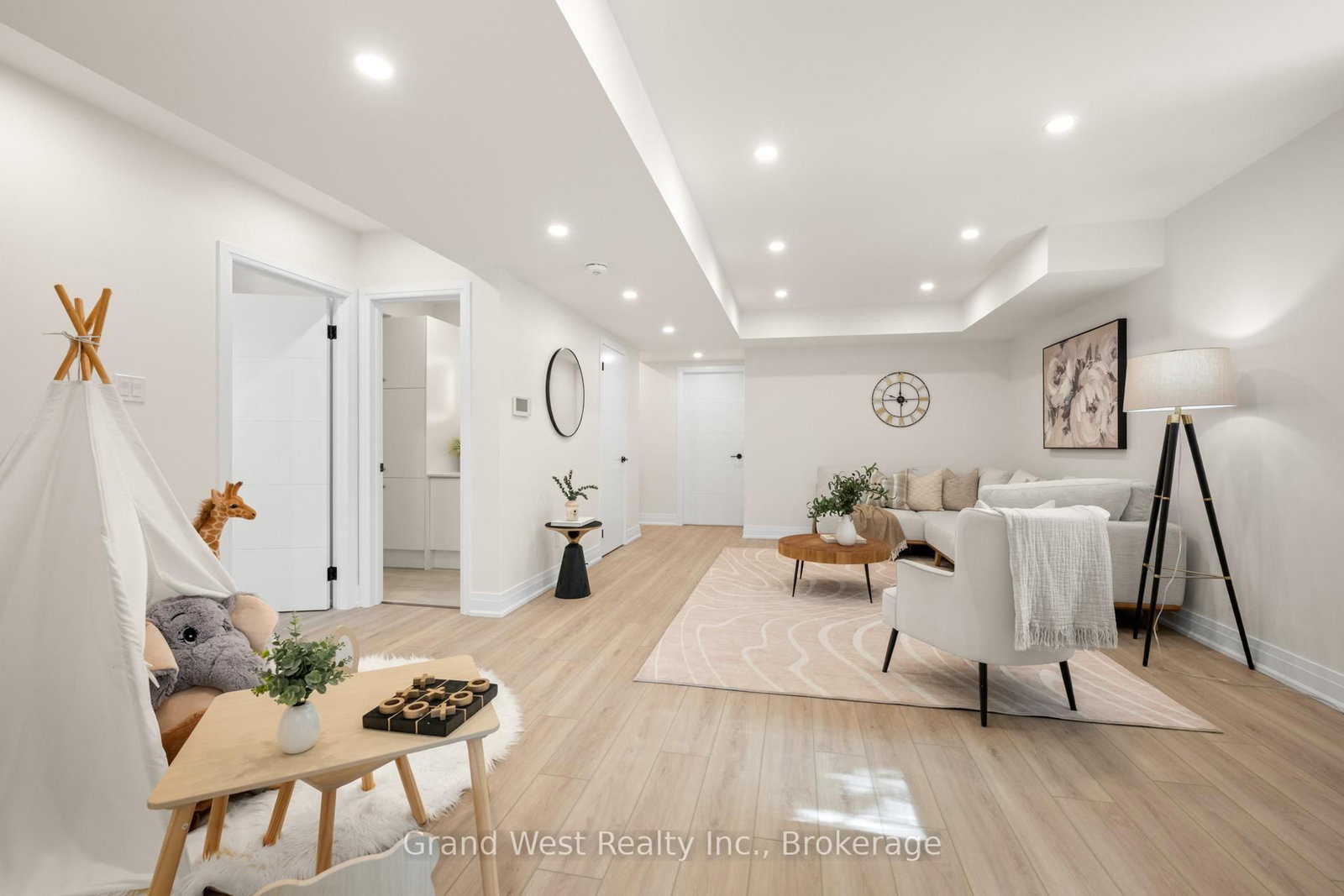 84 N Chalmers Street N - Photo 32