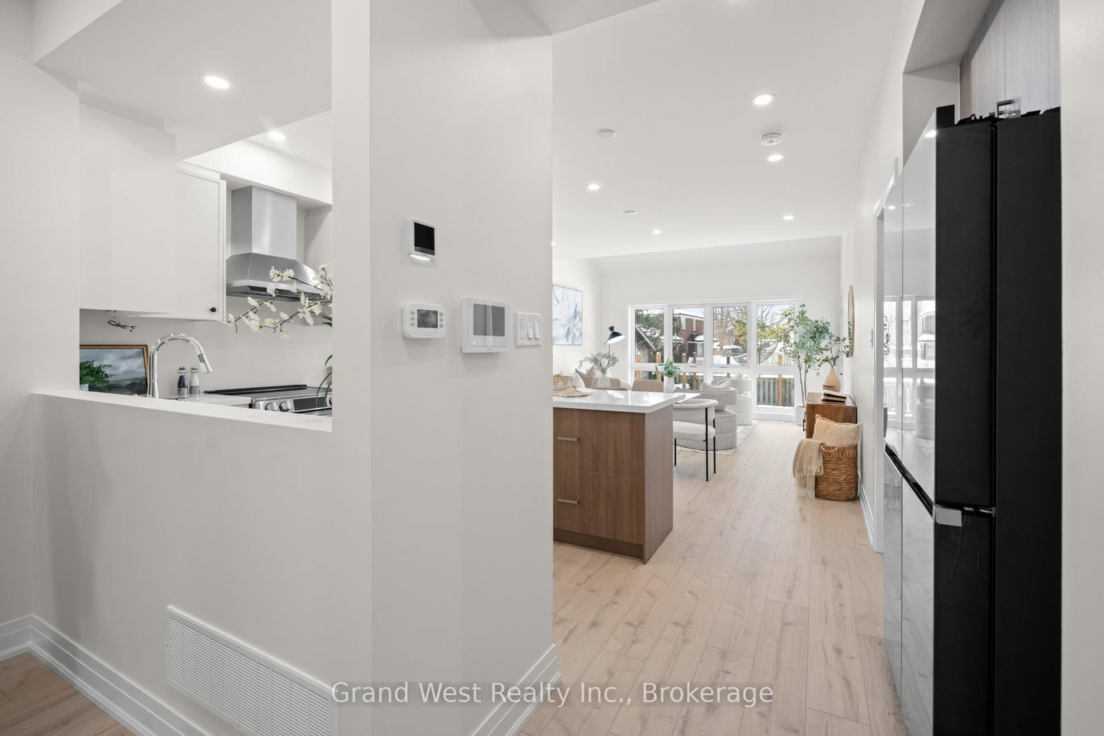 82 N Chalmers Street N - Photo 16