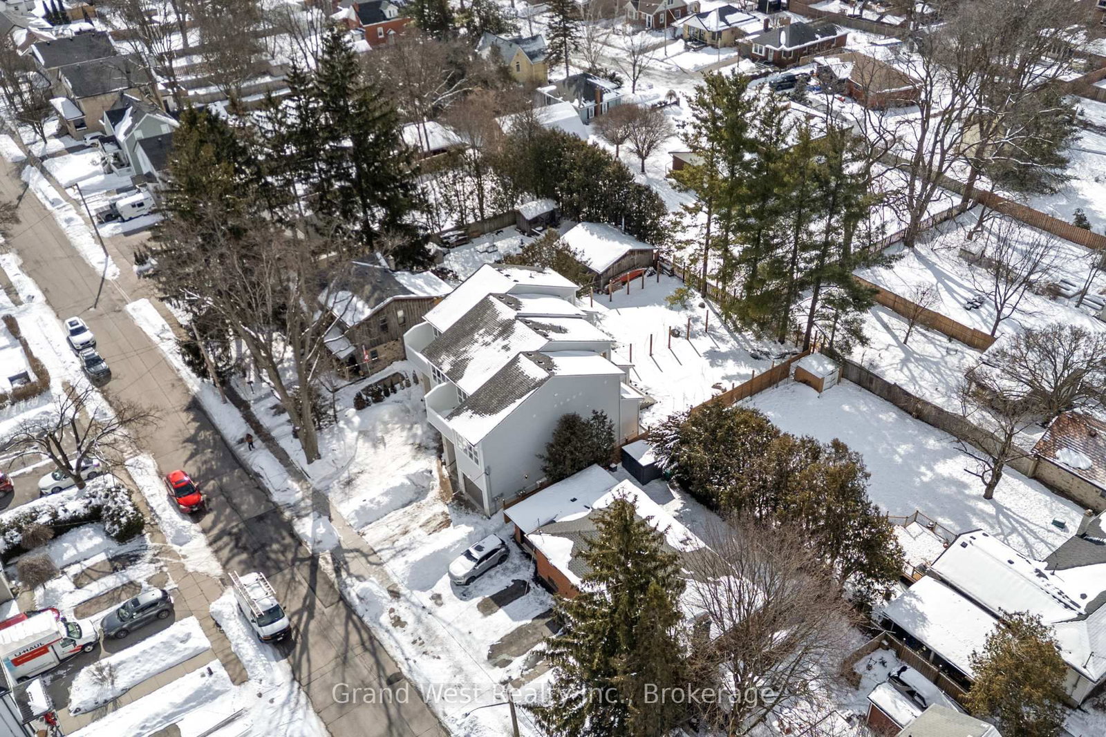 82 N Chalmers Street N - Photo 4