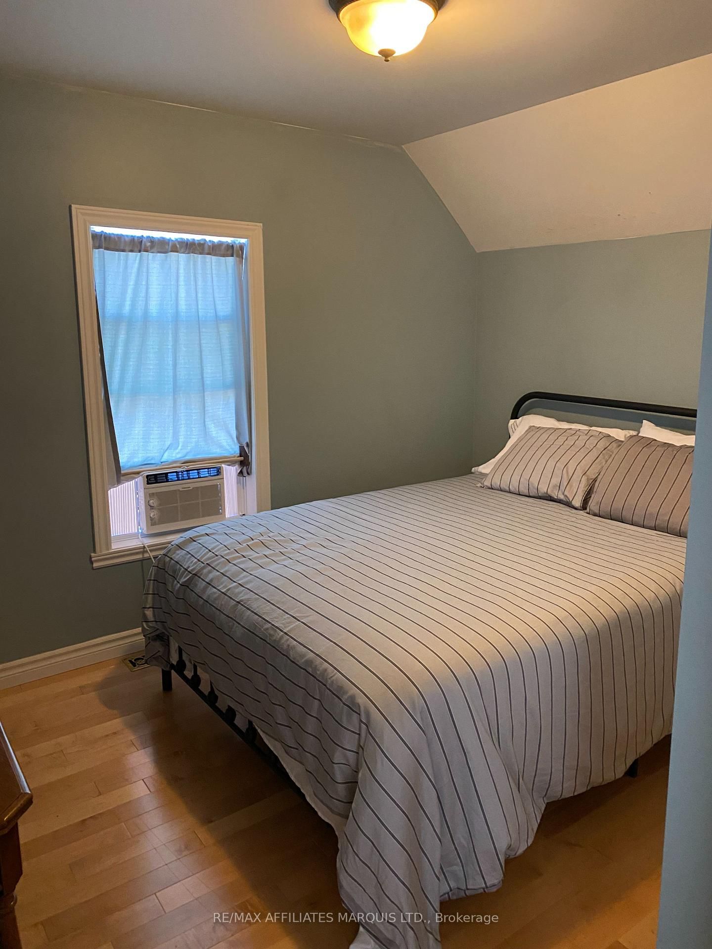 Detached House for sale at 7 Park Street, Cornwall, Ontario, K6H 1K1 - Cornwall - MLS: X12907564