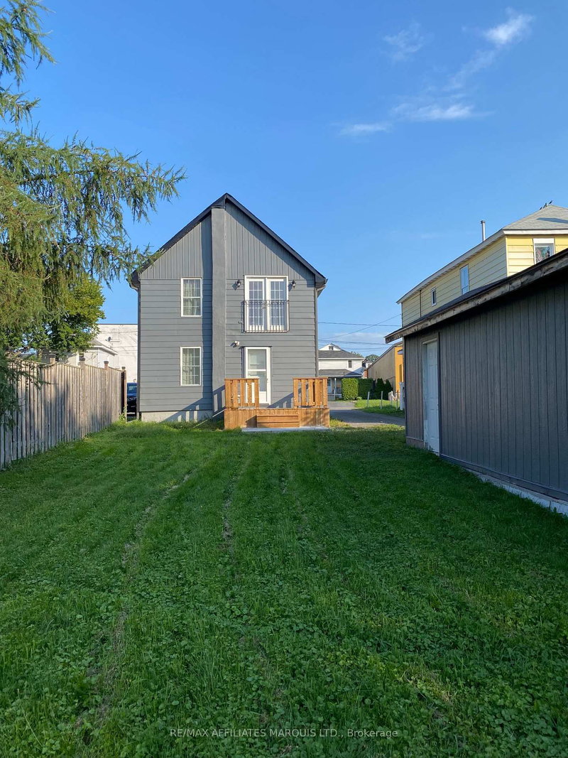 7 Park St, Cornwall, K6H 1K1 | Image 2