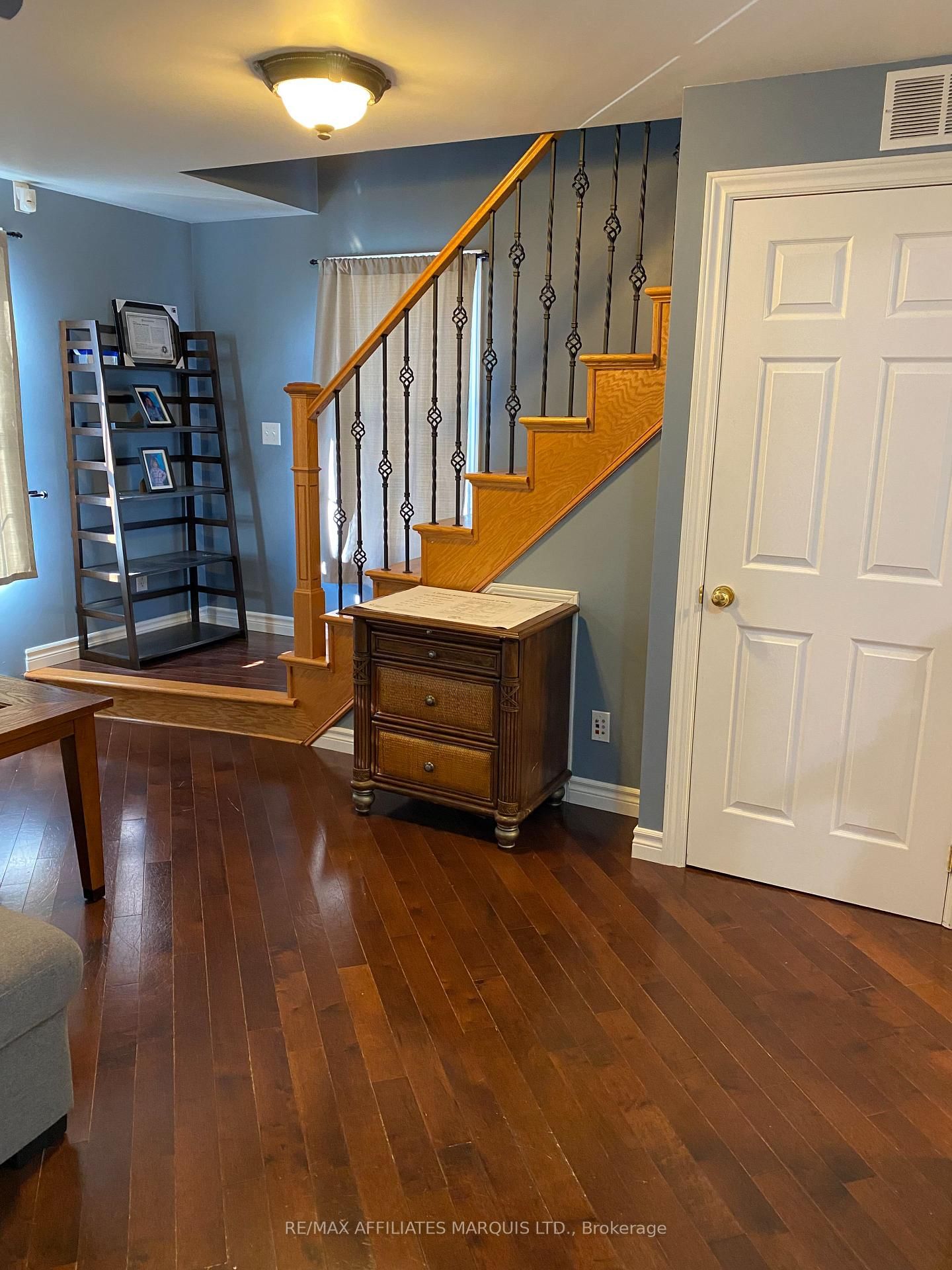 Detached House for sale at 7 Park Street, Cornwall, Ontario, K6H 1K1 - Cornwall - MLS: X12907564