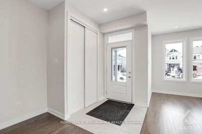 522 OLDENBURG Avenue, Richmond, Ontario image-0-1