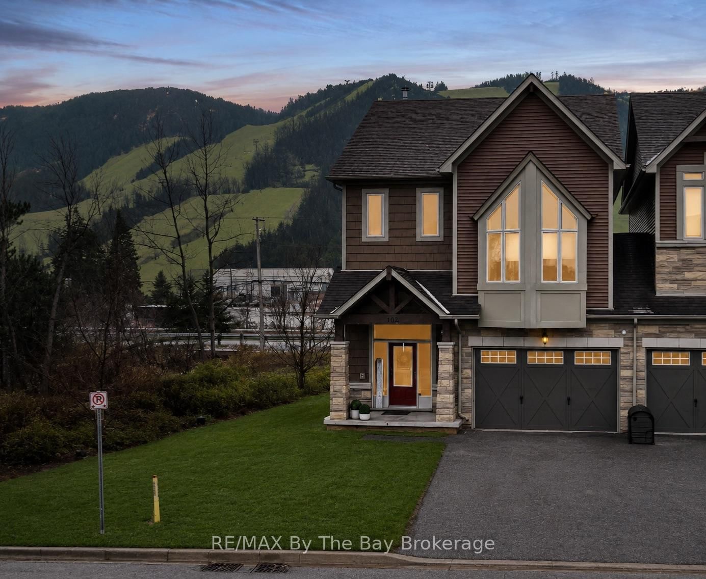 126 Delphi Lane • Blue Mountains, ON photo 1