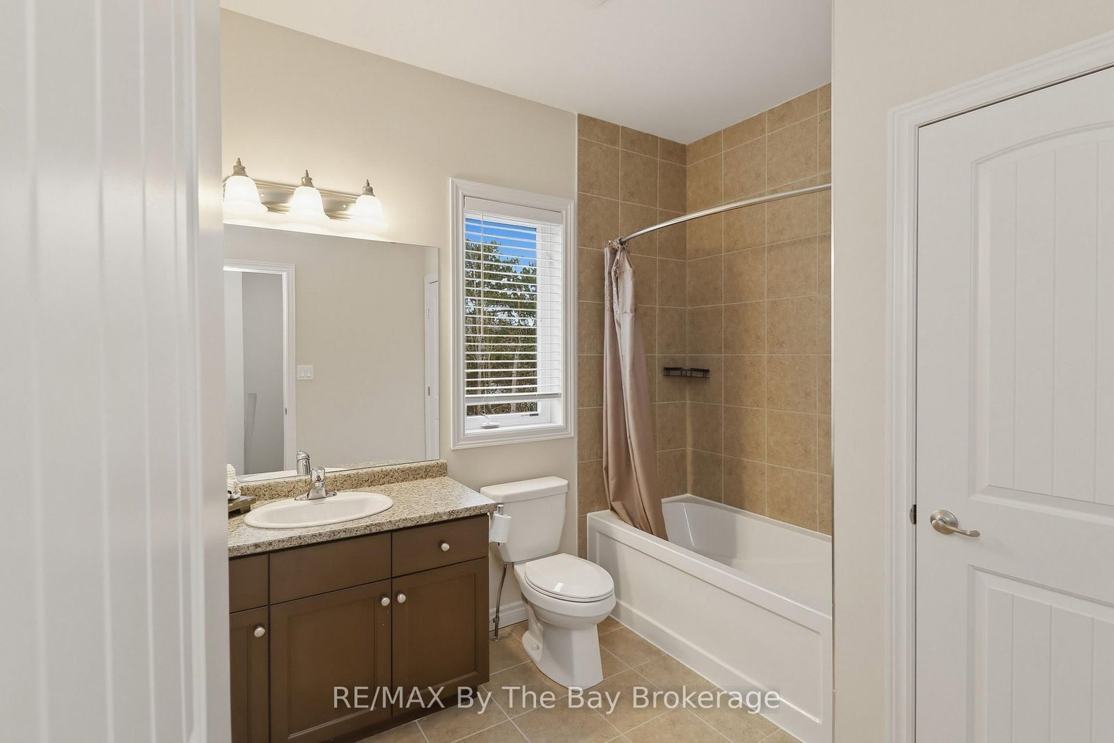126 Delphi Lane • Blue Mountains, ON photo 16